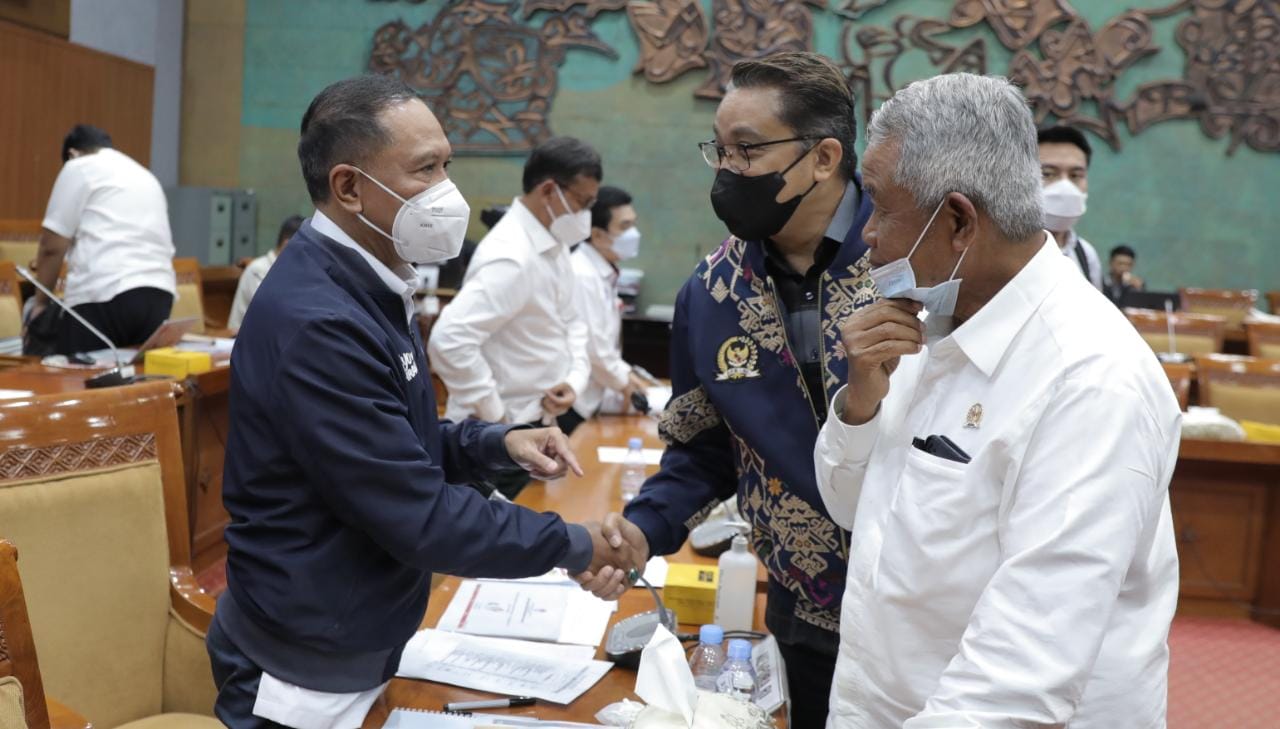 Menpora bersama Dede Yusuf