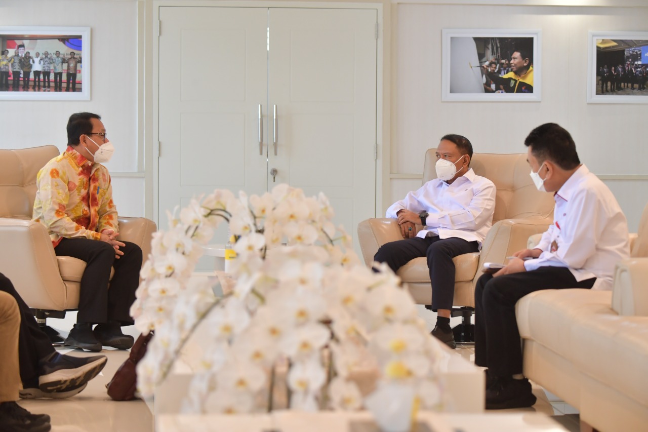 Menpora dan Walikota Metro