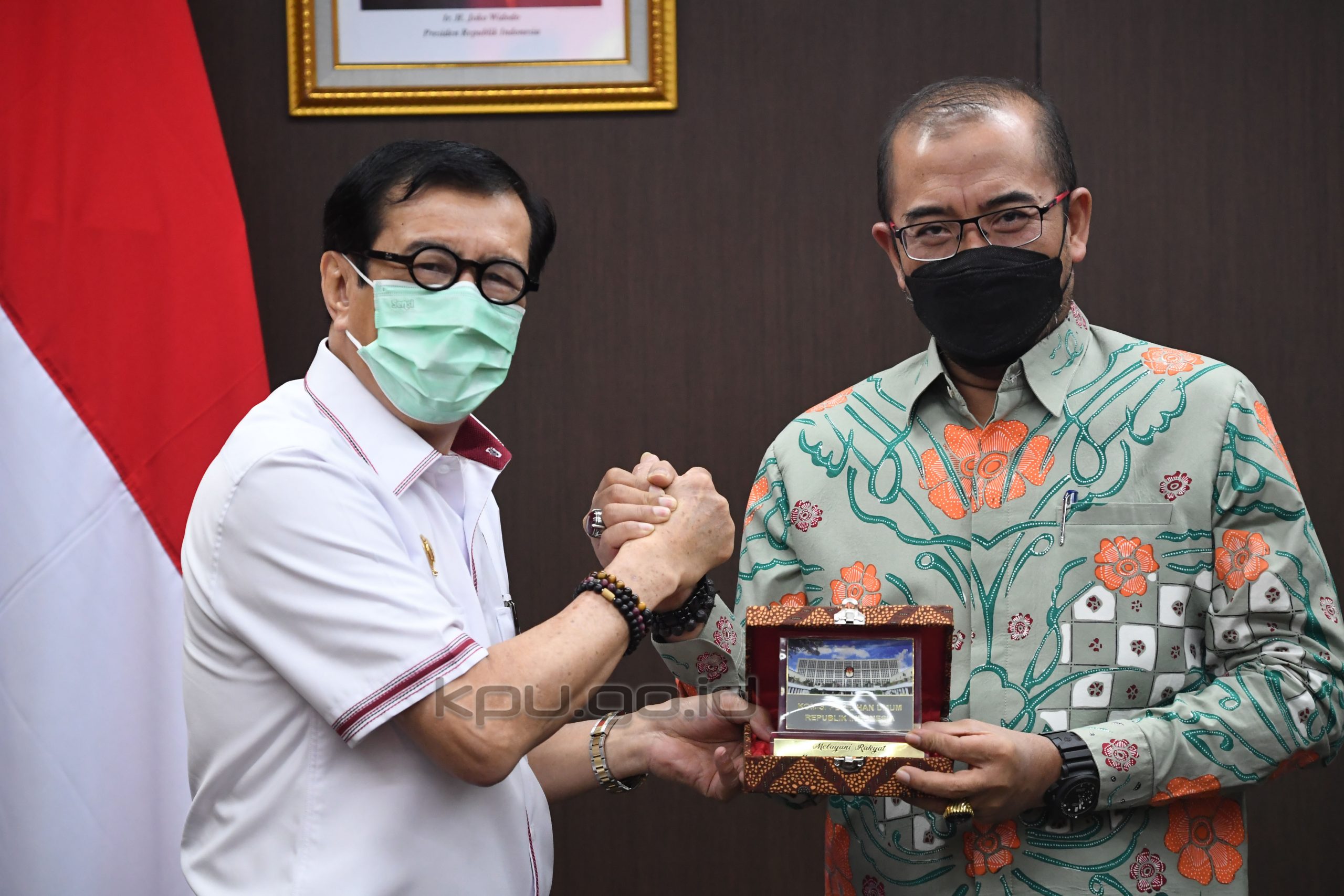 Menteri Yasonna dan Ketua KPU RI