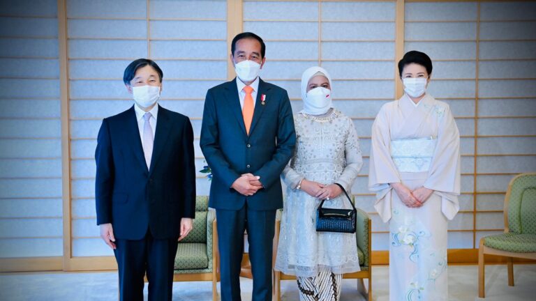 Kaisar Jepang bersama Permaisuri menerima kehadiran Presiden Jokowi dan Ibu Negara Iriana