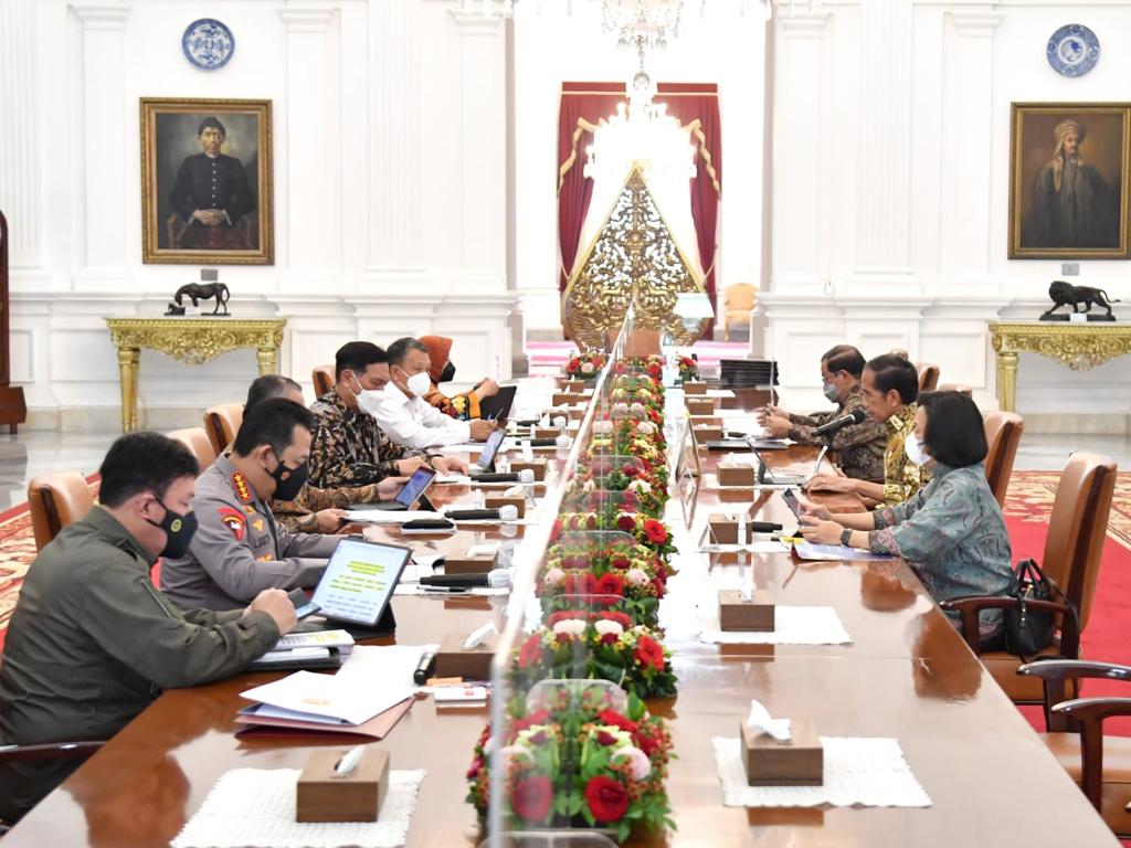 Rapat terbatas di Istana Merdeka