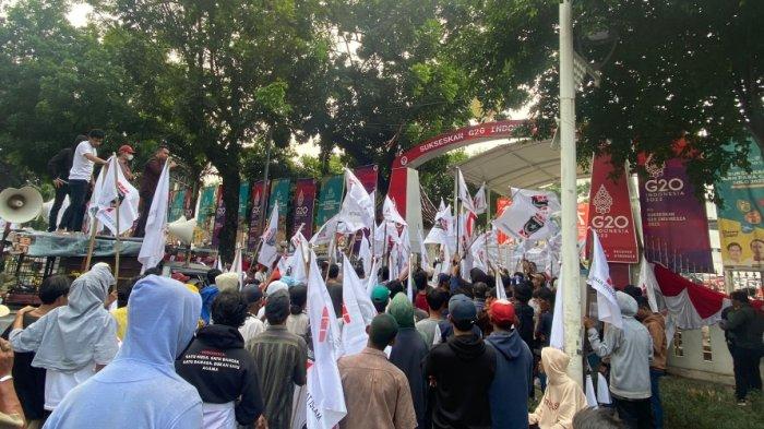 Unjuk rasa organisasi kepemudaan di Kemenpora