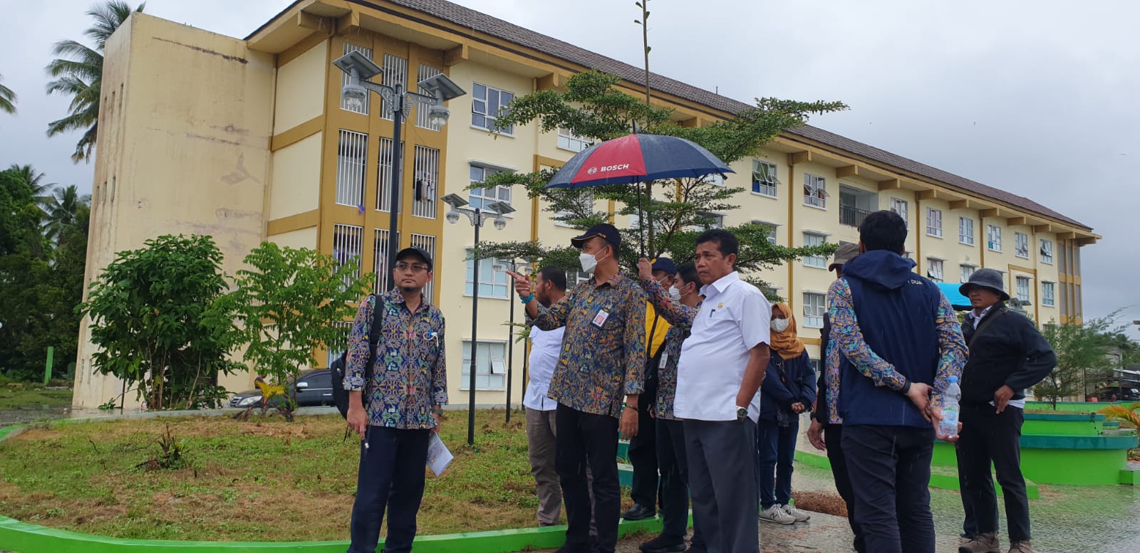 Peninjauan infrastruktur yang dibangun di Sofifi