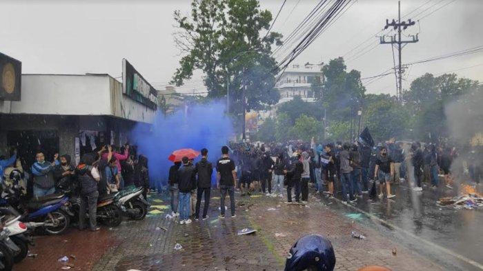 Kerusuhan Pecah di Kantor Arema FC