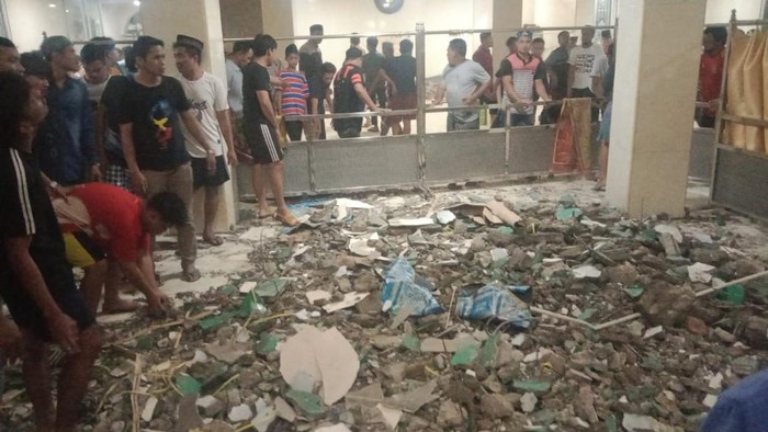 9 Orang Terluka saat Mau Tarawih Akibat Kubah Masjid Tiba-tiba Roboh