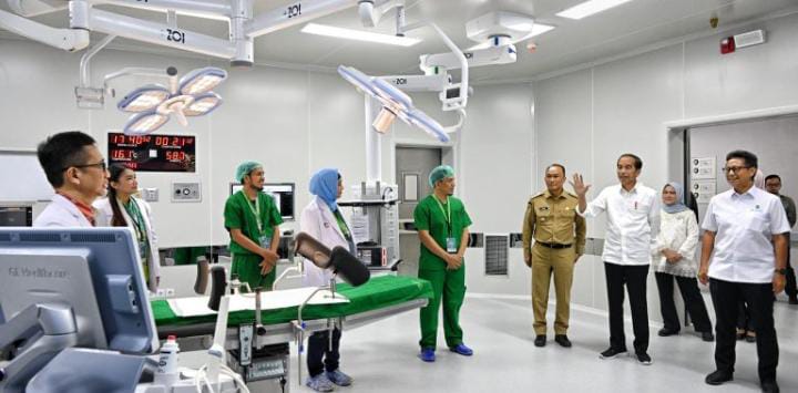 Presiden Jokowi Resmikan Gedung Pelayanan Kesehatan Ibu dan Anak di Makassar