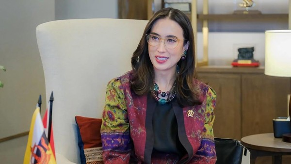 Menpar Widiyanti Bantah Bali Sepi, Turis Asing Tembus 6,8 Juta