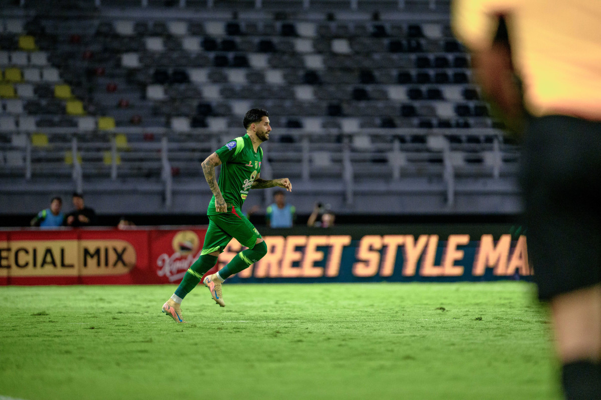 Bruno Paraiba Kirim Ancaman ke Persija: Persebaya Datang untuk Rebut Tiga Poin di GBK