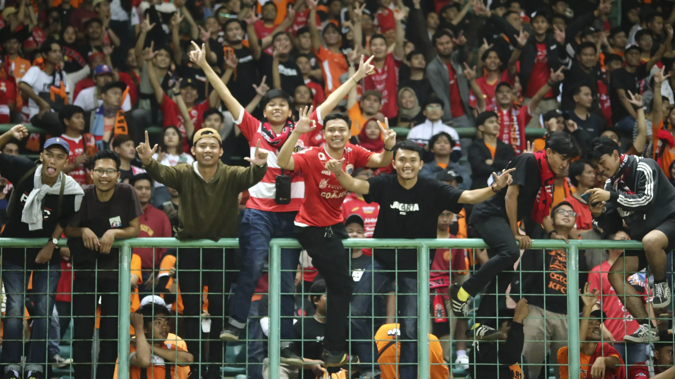 Ancaman Larangan Away Menghantui Jakmania, Ferry Indrasjarief Beri Peringatan